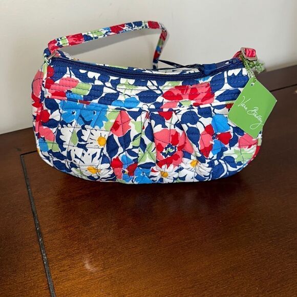 Vera Bradley NWT Blue Red Floral Quilted Summer Cottage Mini Crossbody Purse - Picture 2 of 10